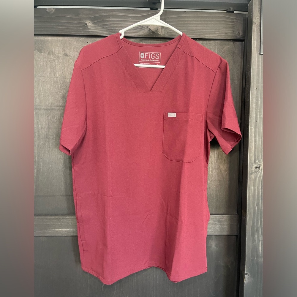 Figs technical collection small men’s scrub top